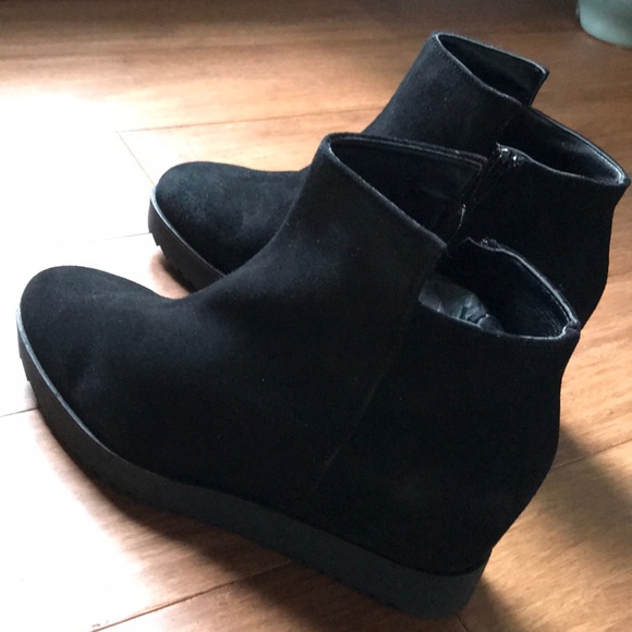 Kenneth Cole Suède ankle booties🆕 without tag - Picture 2 of 7